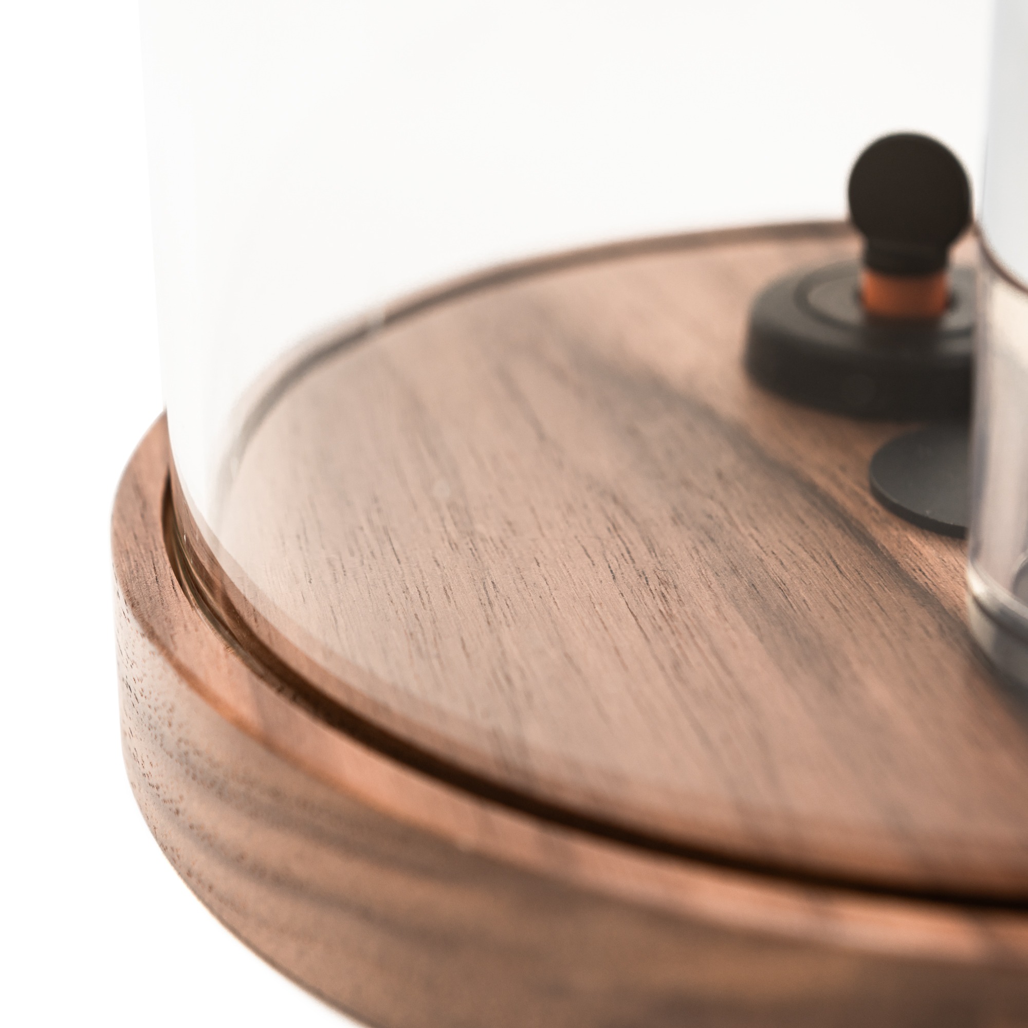 l-atelier-du-vin-le-globe-coffret-outils-du-vin-sous-cloche-nomade image 3