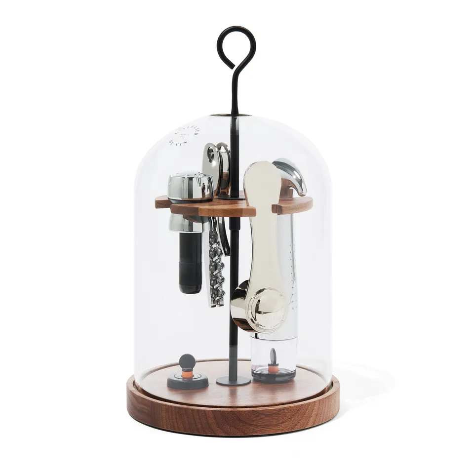 l-atelier-du-vin-le-globe-coffret-outils-du-vin-sous-cloche-nomade image 1
