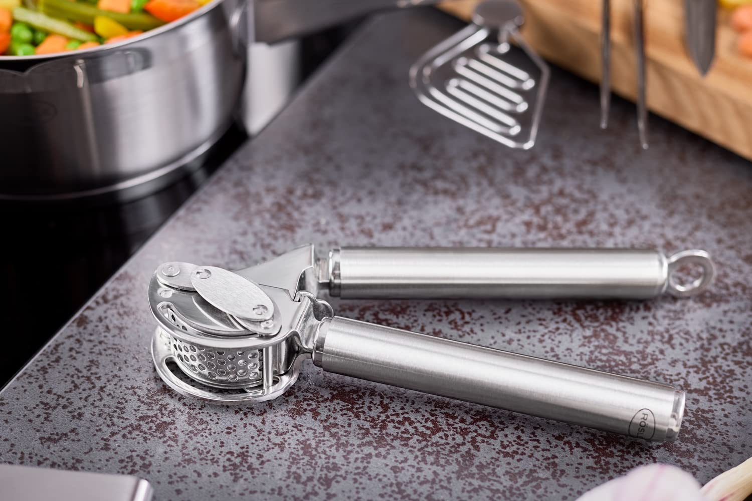 r-sle-presse-ail-inox-18-10-avec-racloir-20-cm image 6