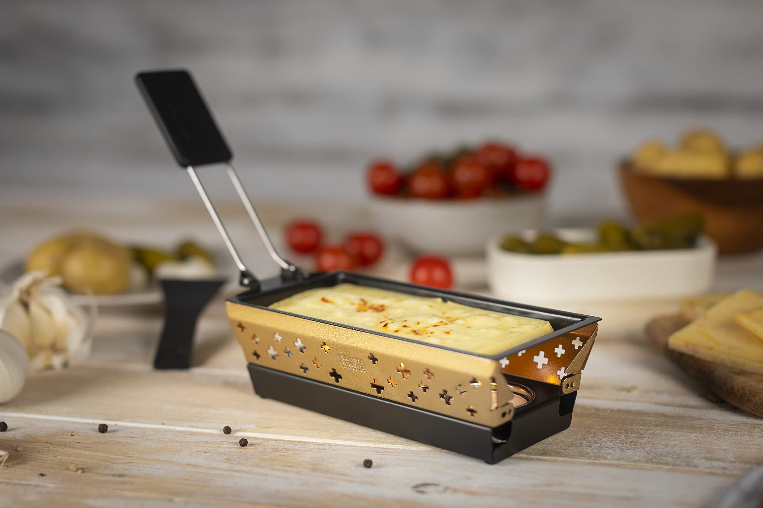 kuhn-rikon-mini-set-raclette-individuel-croix-suisse-dor-e-bougies image 8
