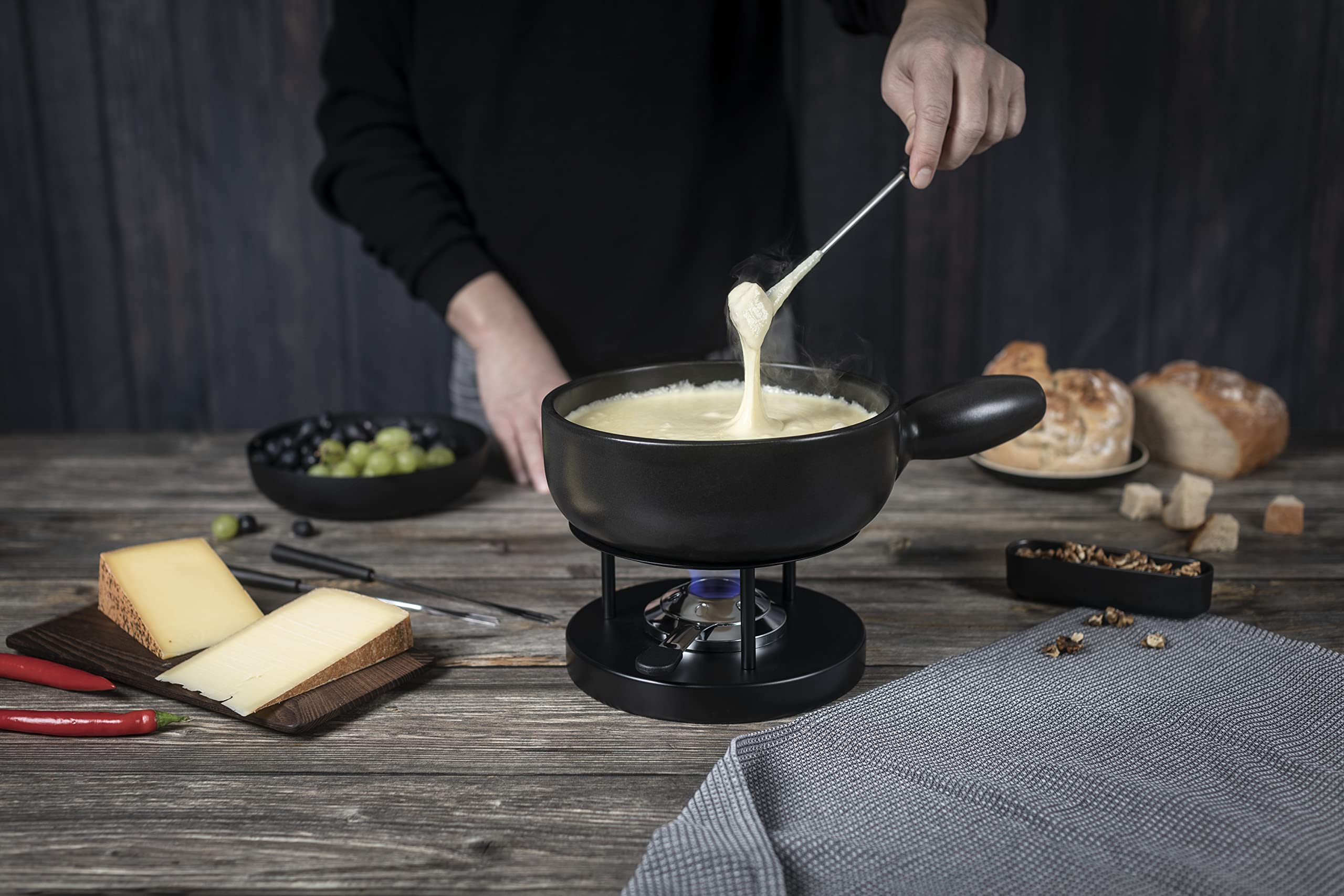 kuhn-rikon-classic-caquelon-fondue-induction-noir-23-cm-2-l-c-ramique image 4