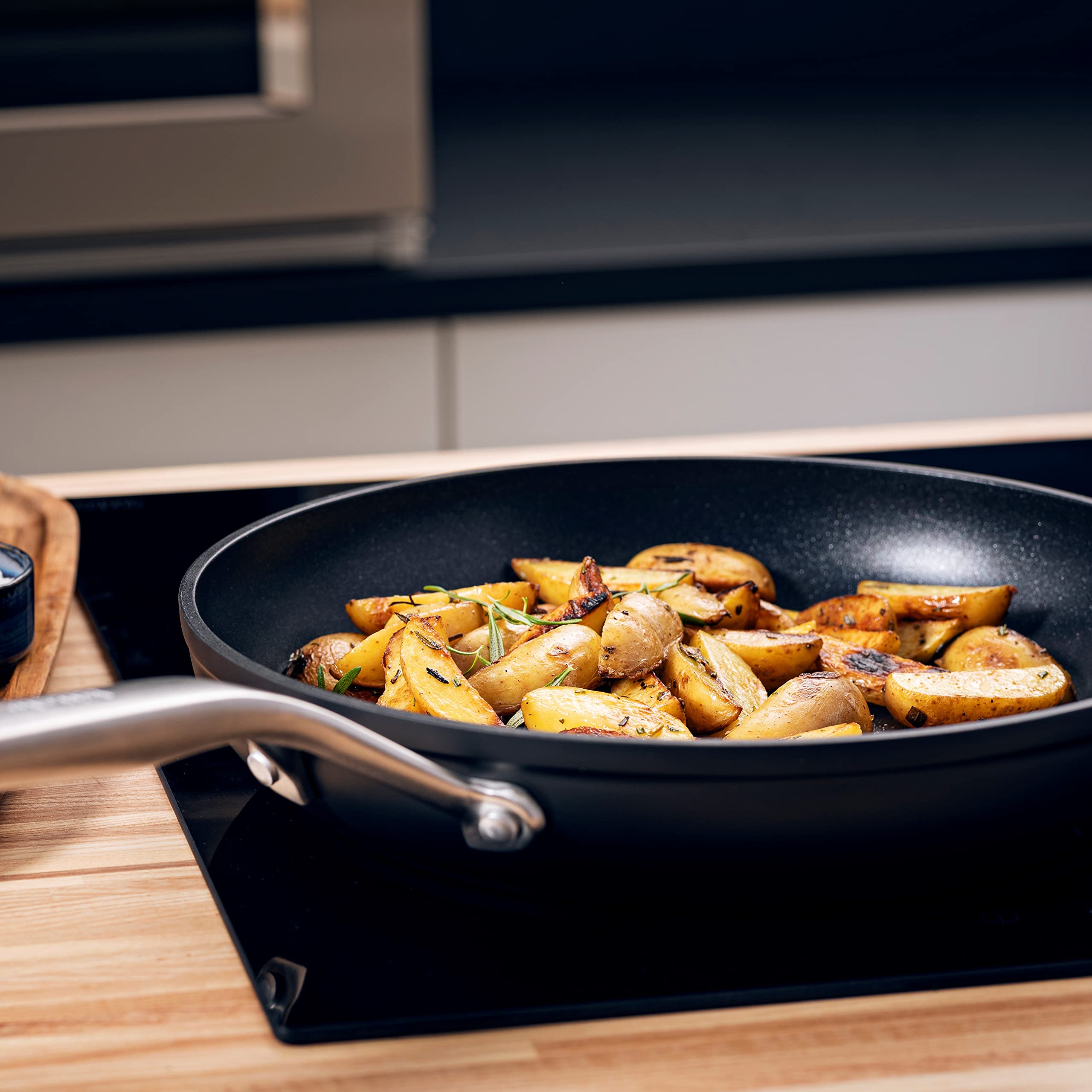 kitchenaid-po-le-frire-aluminium-forg-24-cm-noire-induction image 3
